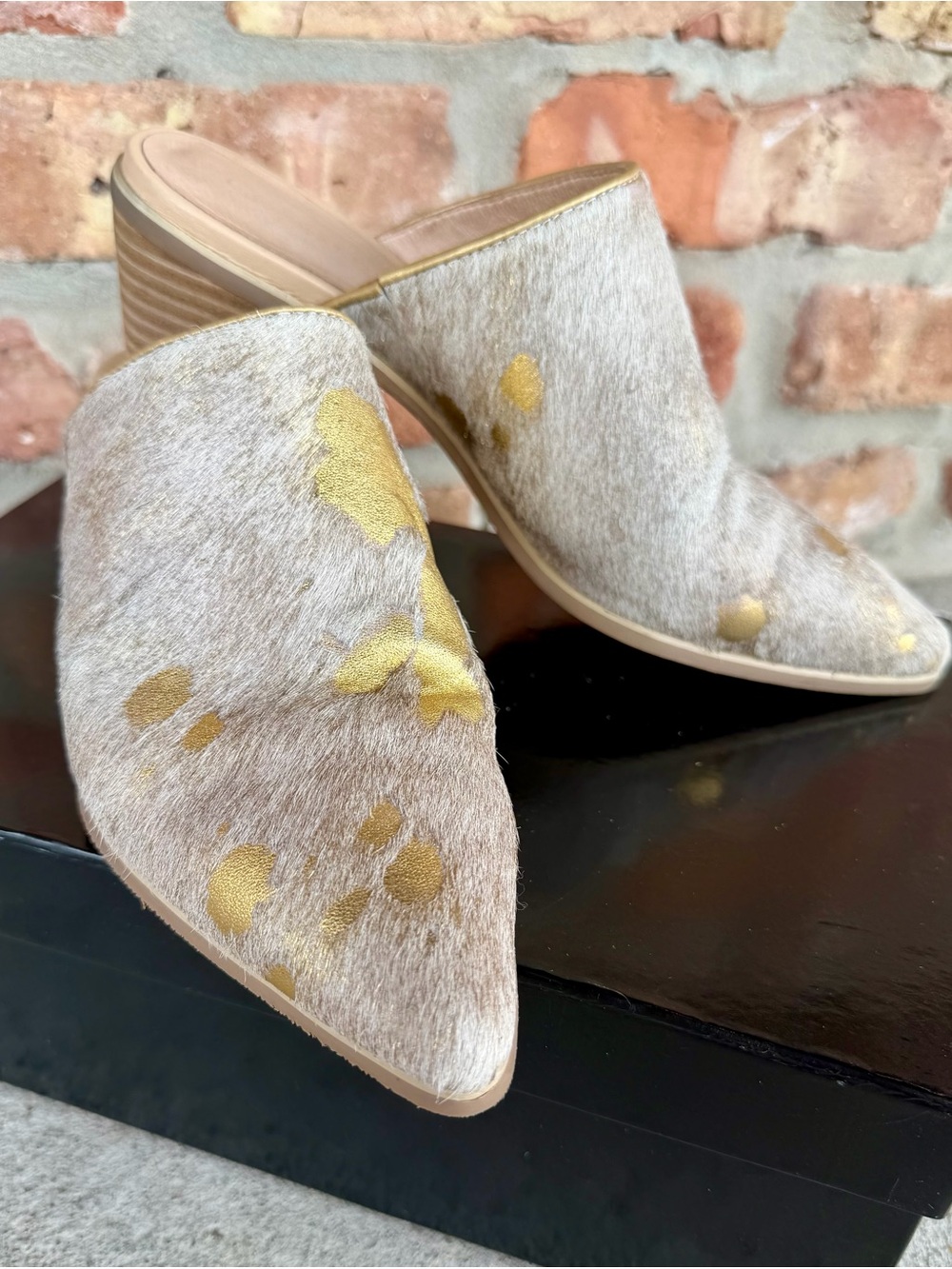 Chocolat Blu “Clint” w/Gold Acid Wash Pony Hair Sz: 36